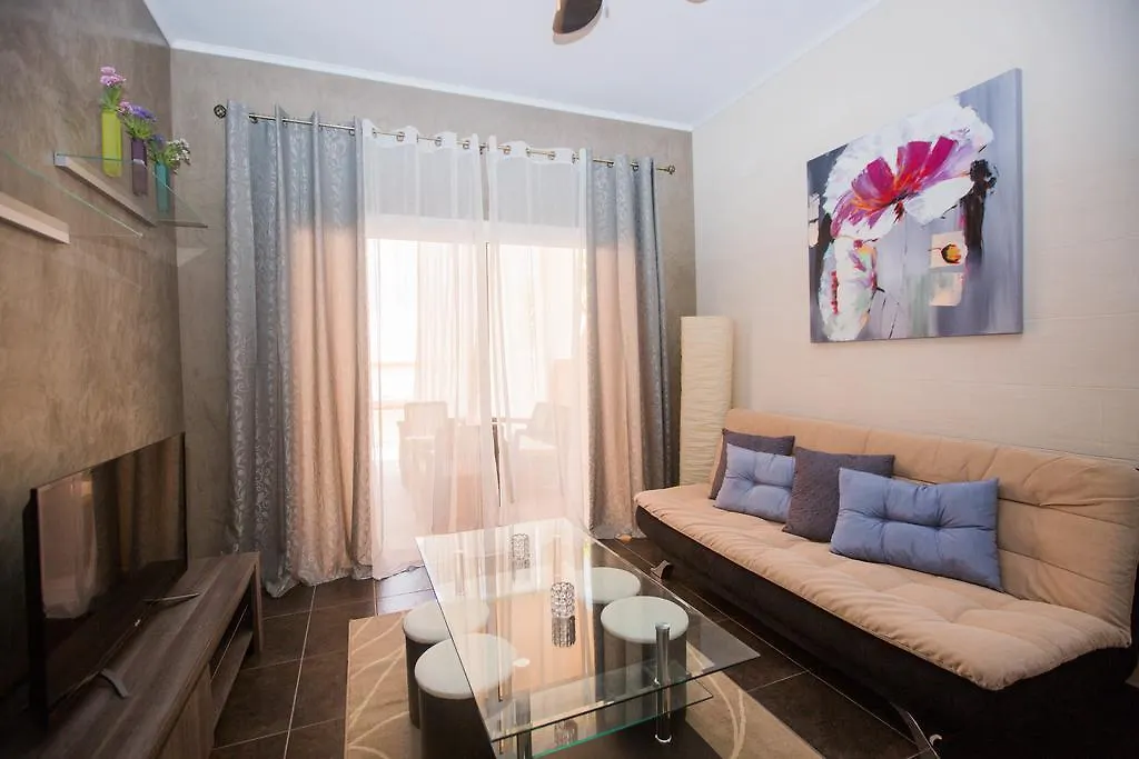 Yucca Park Aparthotel 아데제 3*,